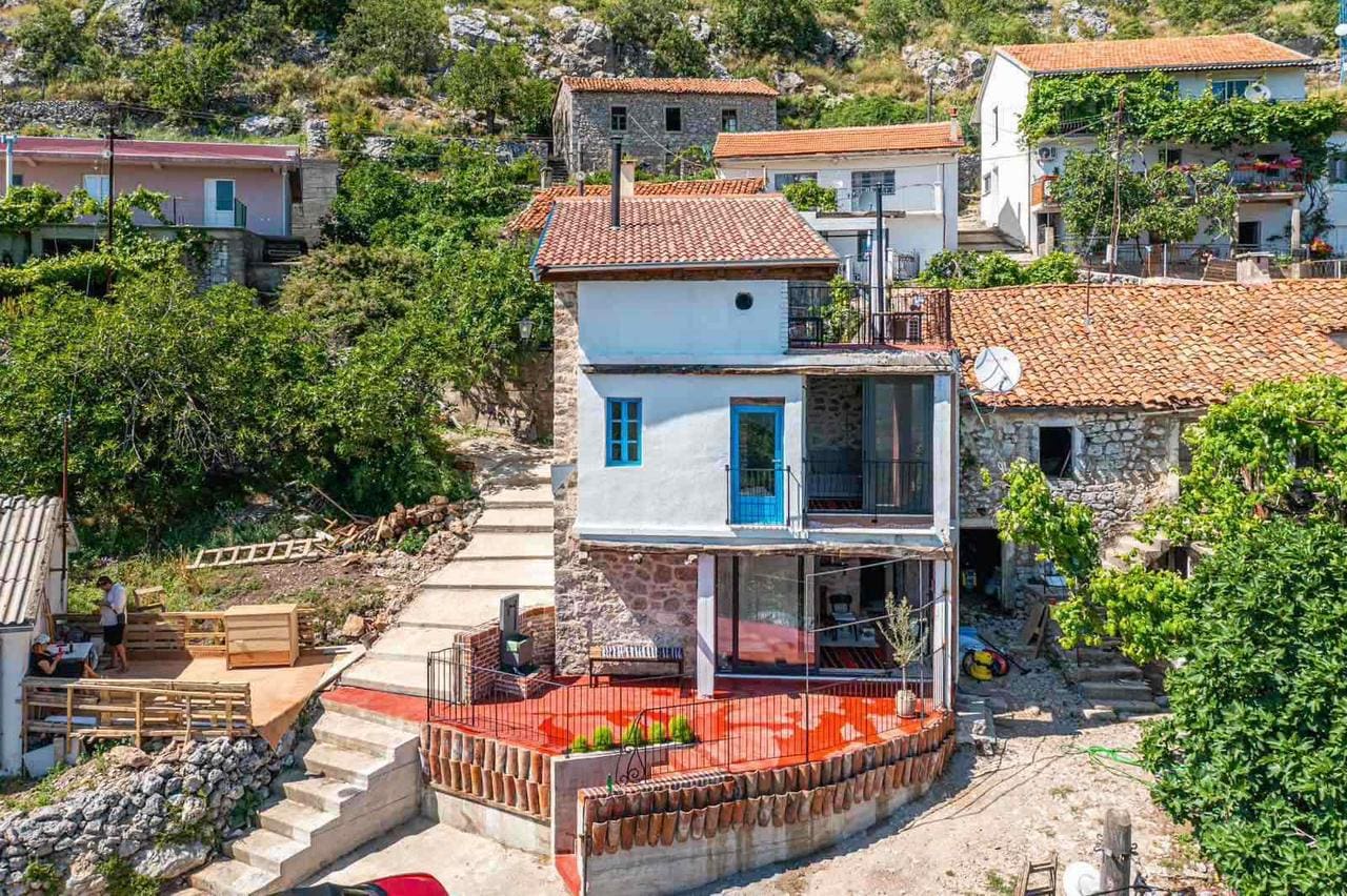 Montenegro Estates Crna Gora (27) Kamena kuća u Dobroj Vodi – 240m² sa prekrasnim pogledom — Crna Gora