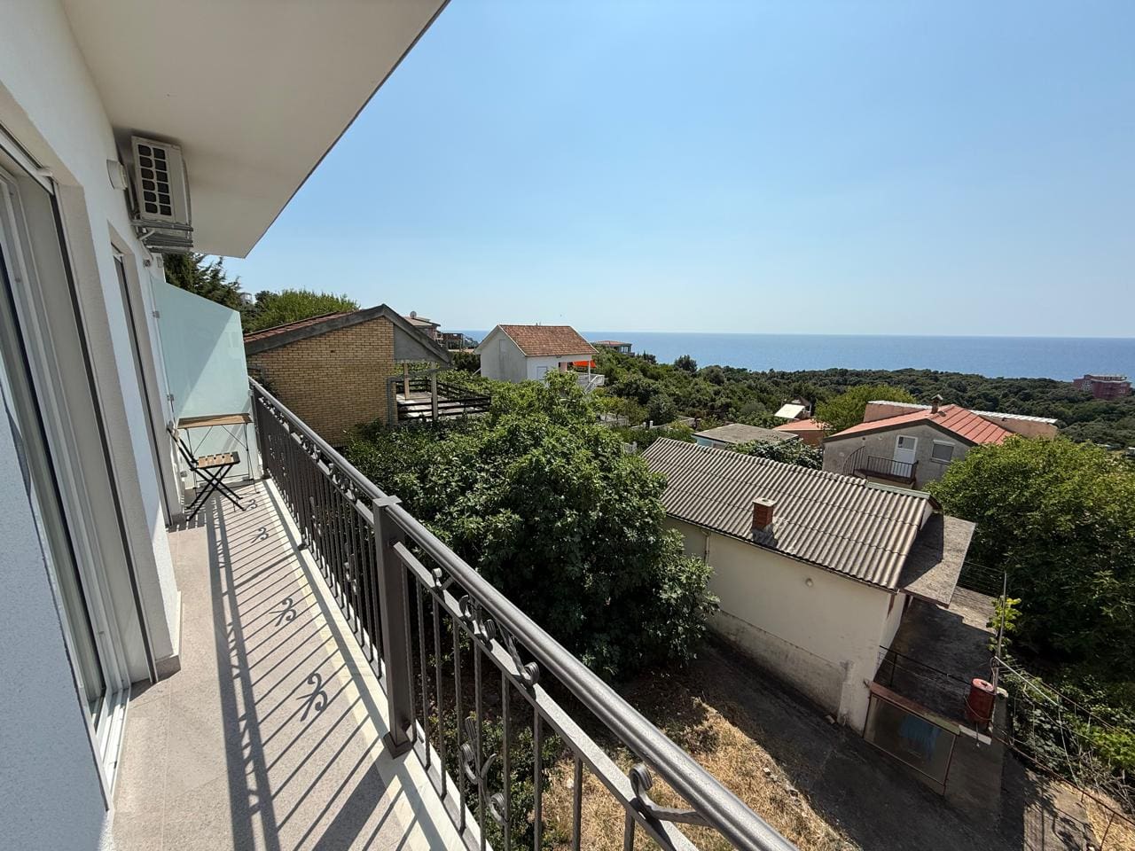 Montenegro Estates Czarnogóra (9) Apartament w Utjeha, Czarnogóra – 51 m² z widokiem na morze i basenem — Czarnogóra