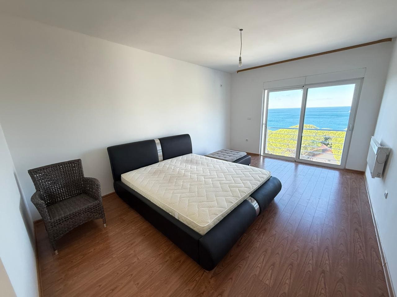 MRE-property Czarnogóra (18) Dom Bar Ratac z panoramicznym widokiem na morze – 150 m², basen i parking — Czarnogóra