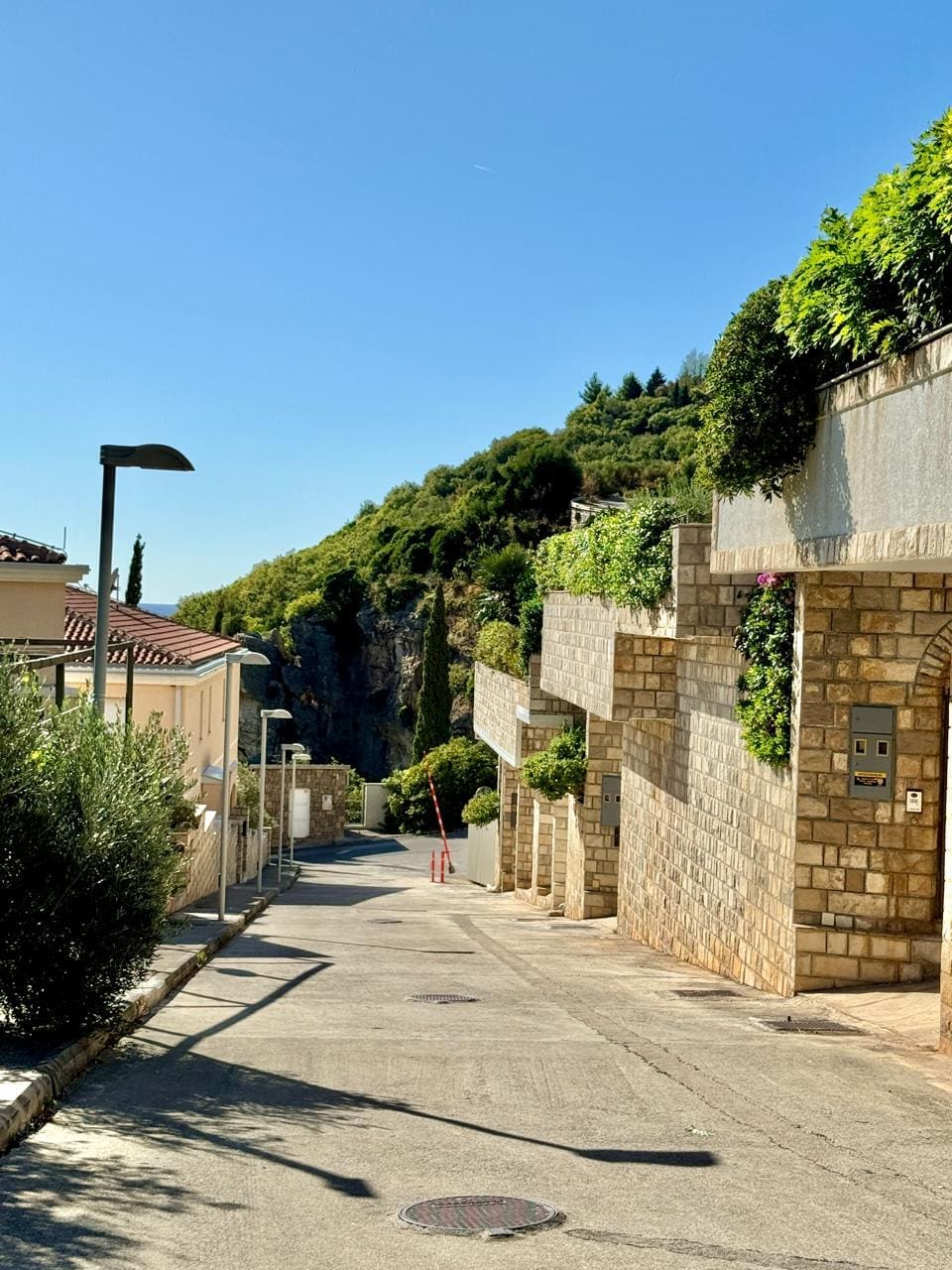 Montenegro Estates Черногория (2) Таунхаус с видом на море в Перажича-До – 250 м², 4 спальни — Черногория