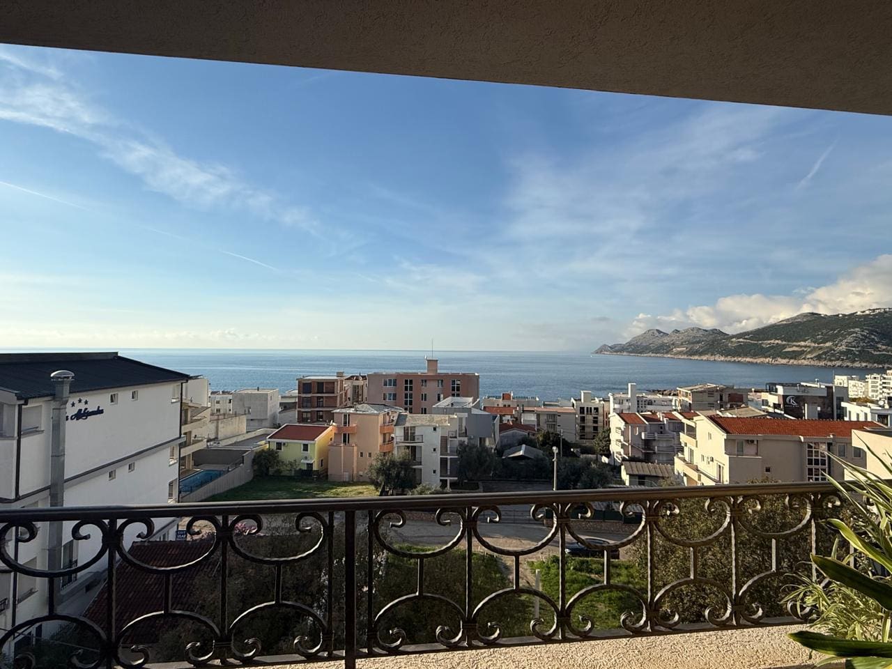 MRE-nekretnina Crna Gora (3) Stan u Dobroj Vodi – 73 m², pogled na more, garaža, 230 m do mora