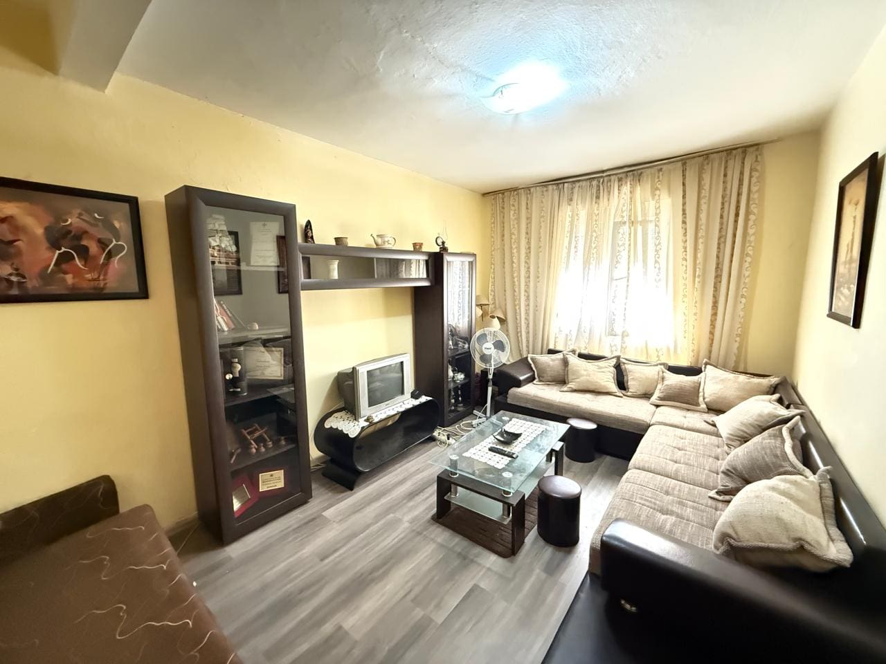 House · Sutomore