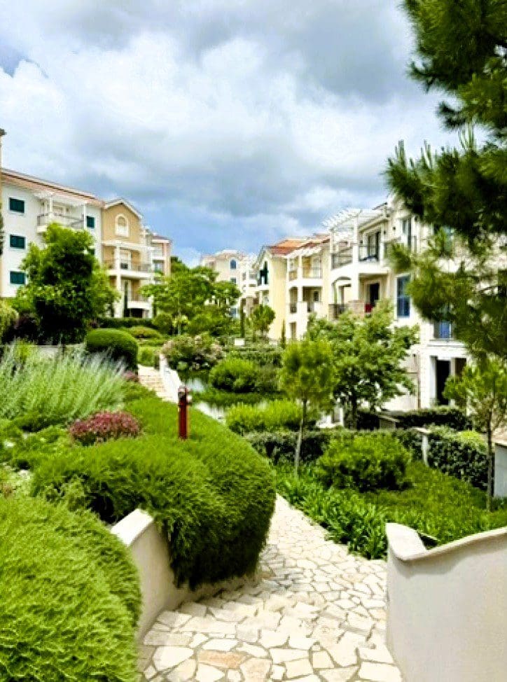 Montenegro Estates Чорногорія (1) Квартира з терасою Luštica Bay