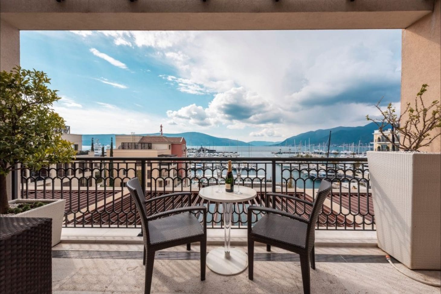 Montenegro Estates Karadağ (11) Porto Montenegro'da Lüks Penthouse – 258 m²'lik Eşsiz Rüya — Karadağ
