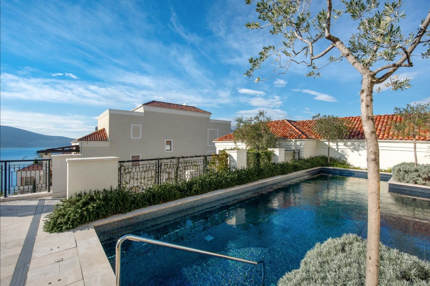 Montenegro Estates Crna Gora (6) Apartman sa pogledom na more Porto Montenegro – Luksuzni dom sa 2 spavaće sobe — Crna Gora