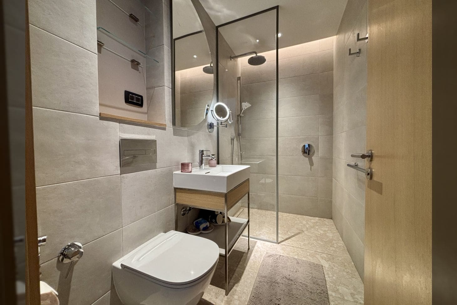 Montenegro Estates Karadağ (8) Boka Place Porto Montenegro'de Üç Yatak Odalı Daire — Karadağ