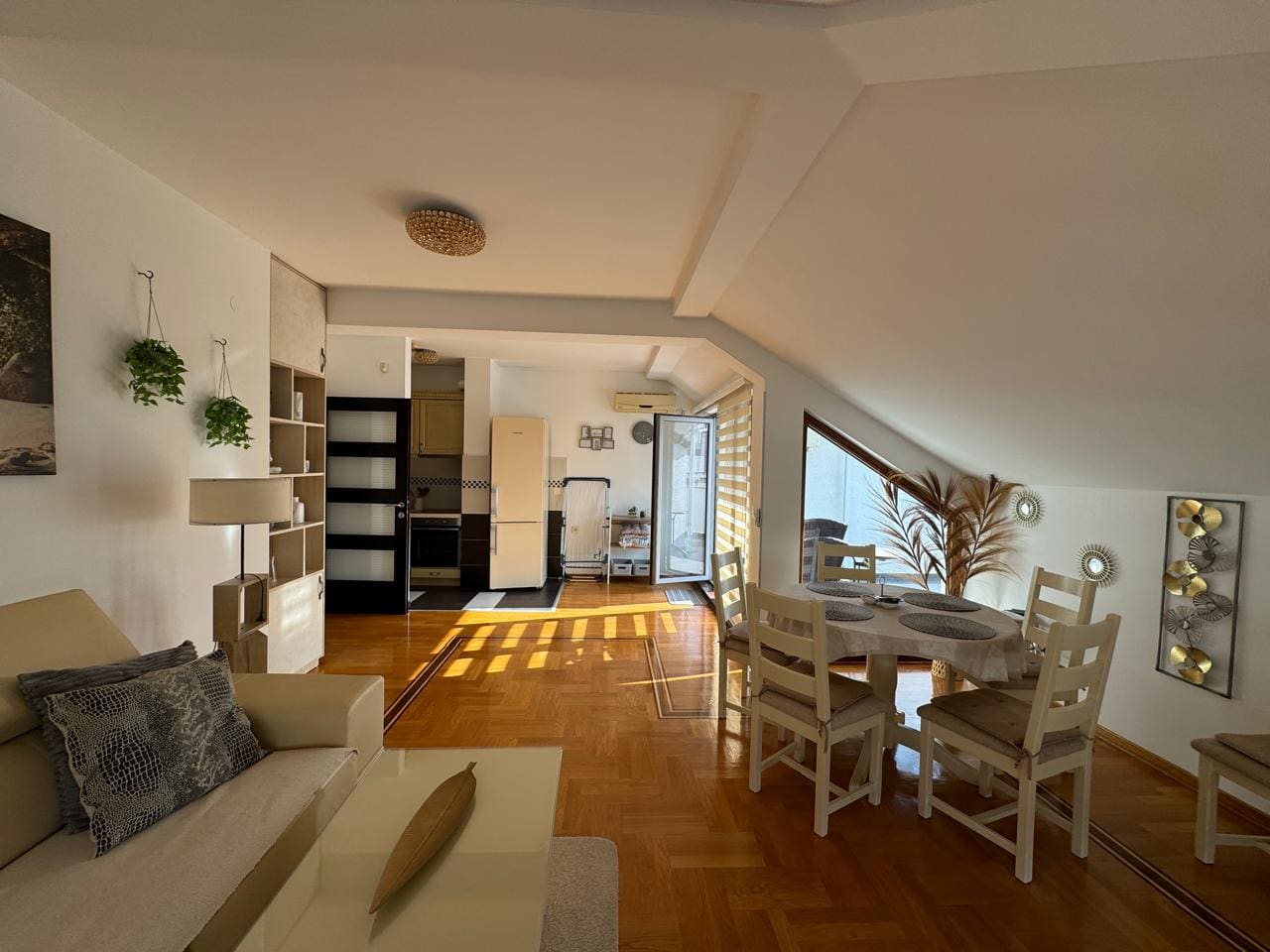 Montenegro Estates Czarnogóra (2) Apartament penthouse na sprzedaż w Budvie – doskonała lokalizacja — Czarnogóra