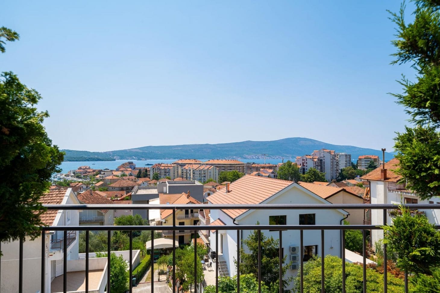 Huoneisto · Tivat