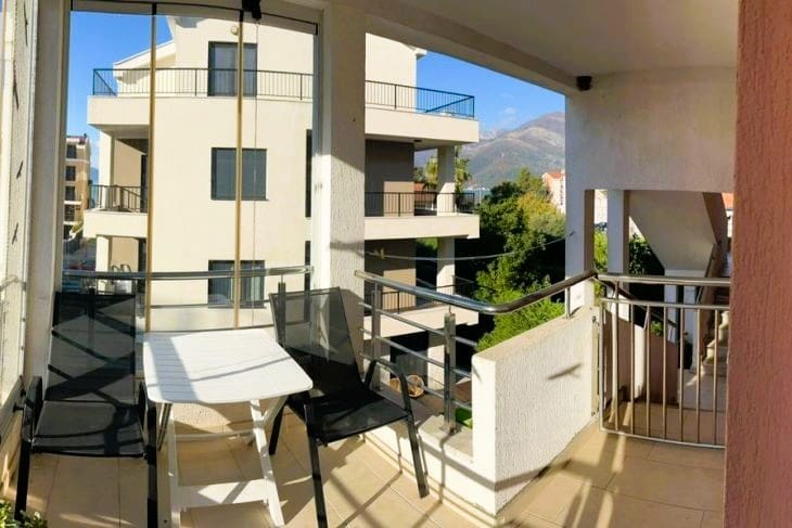 Huoneisto · Tivat