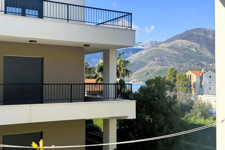 Huoneisto · Tivat