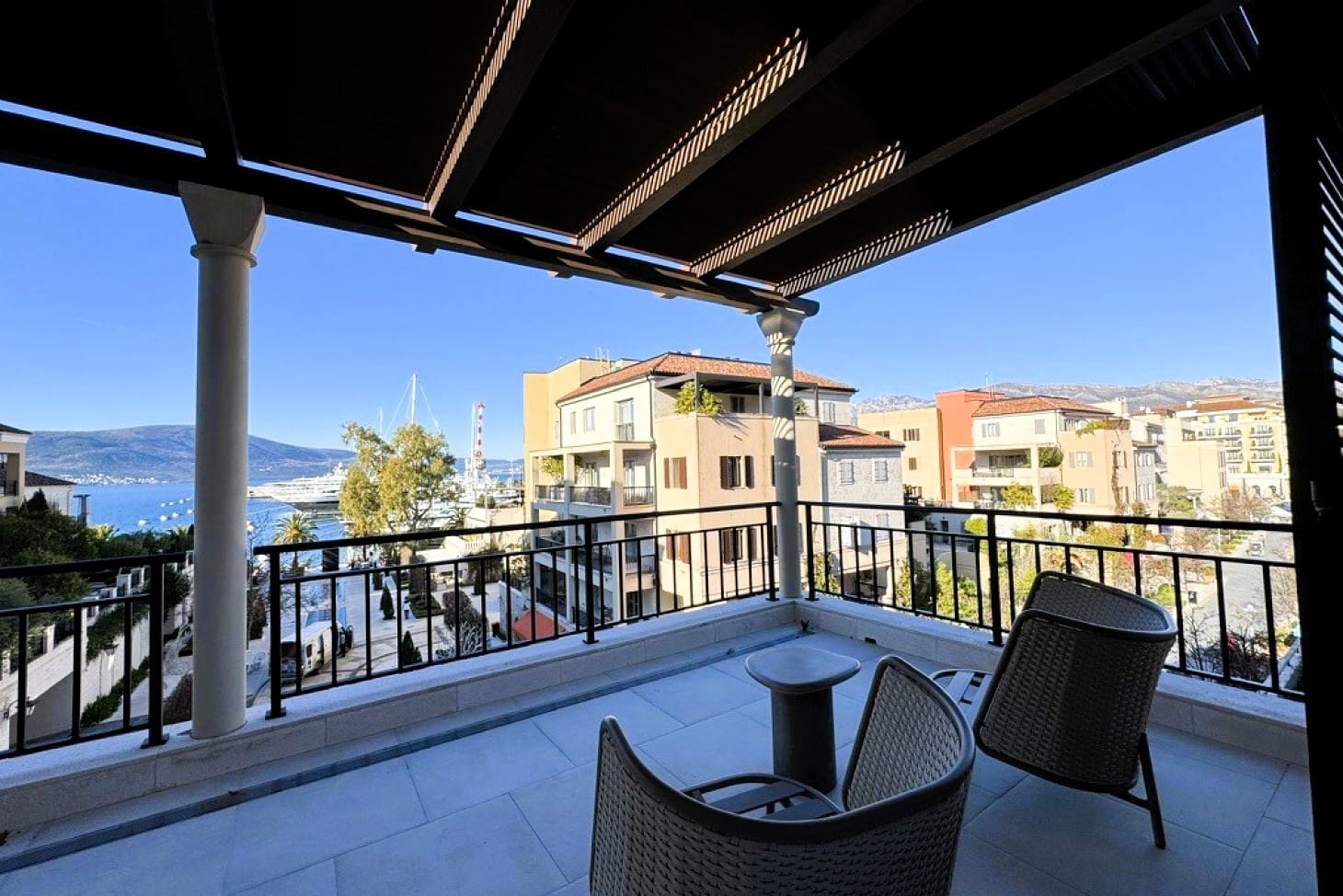 Huoneisto · Tivat