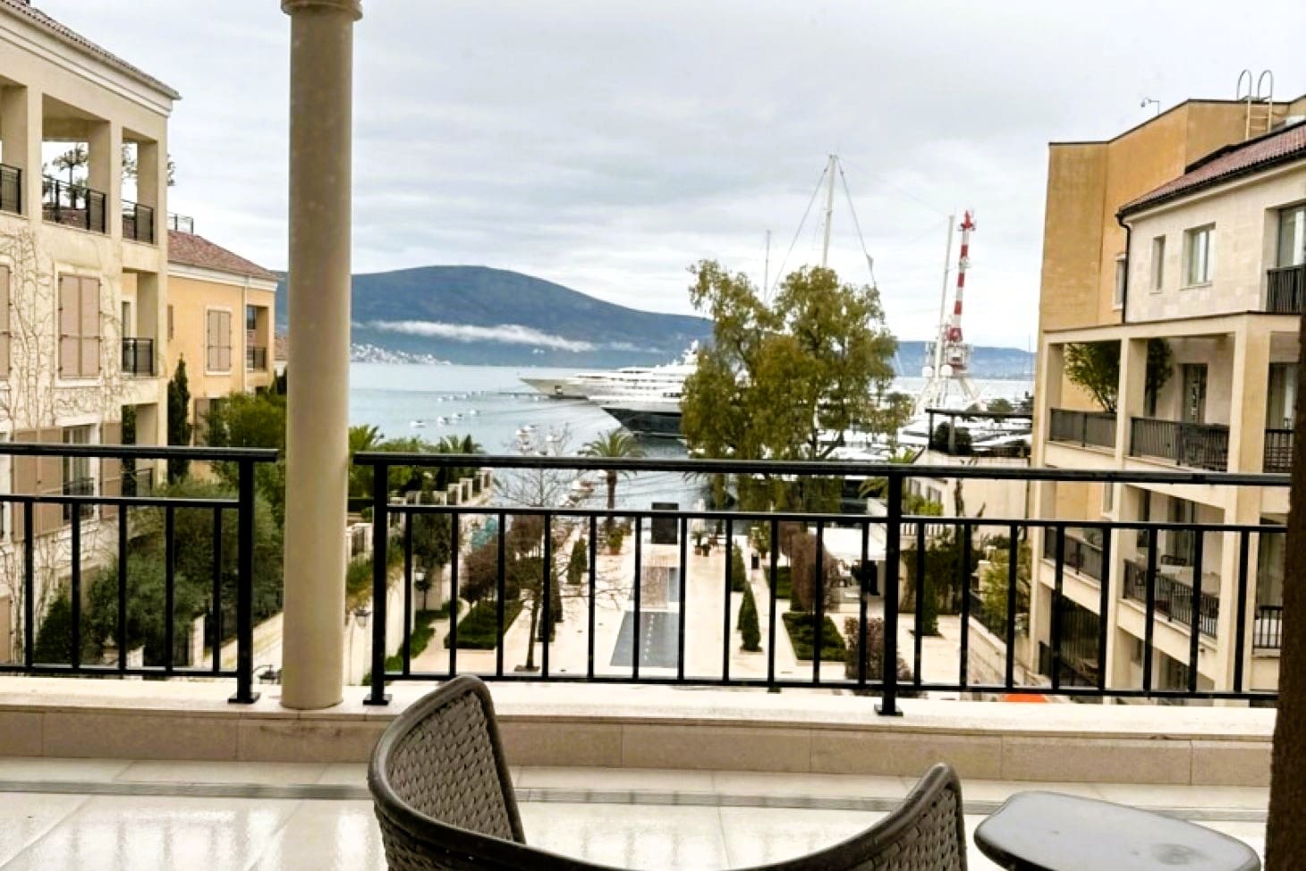 Huoneisto · Tivat