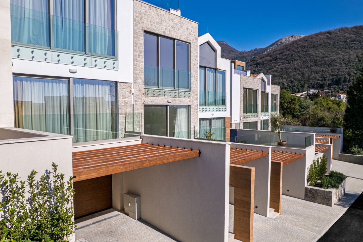 Huvila · Tivat