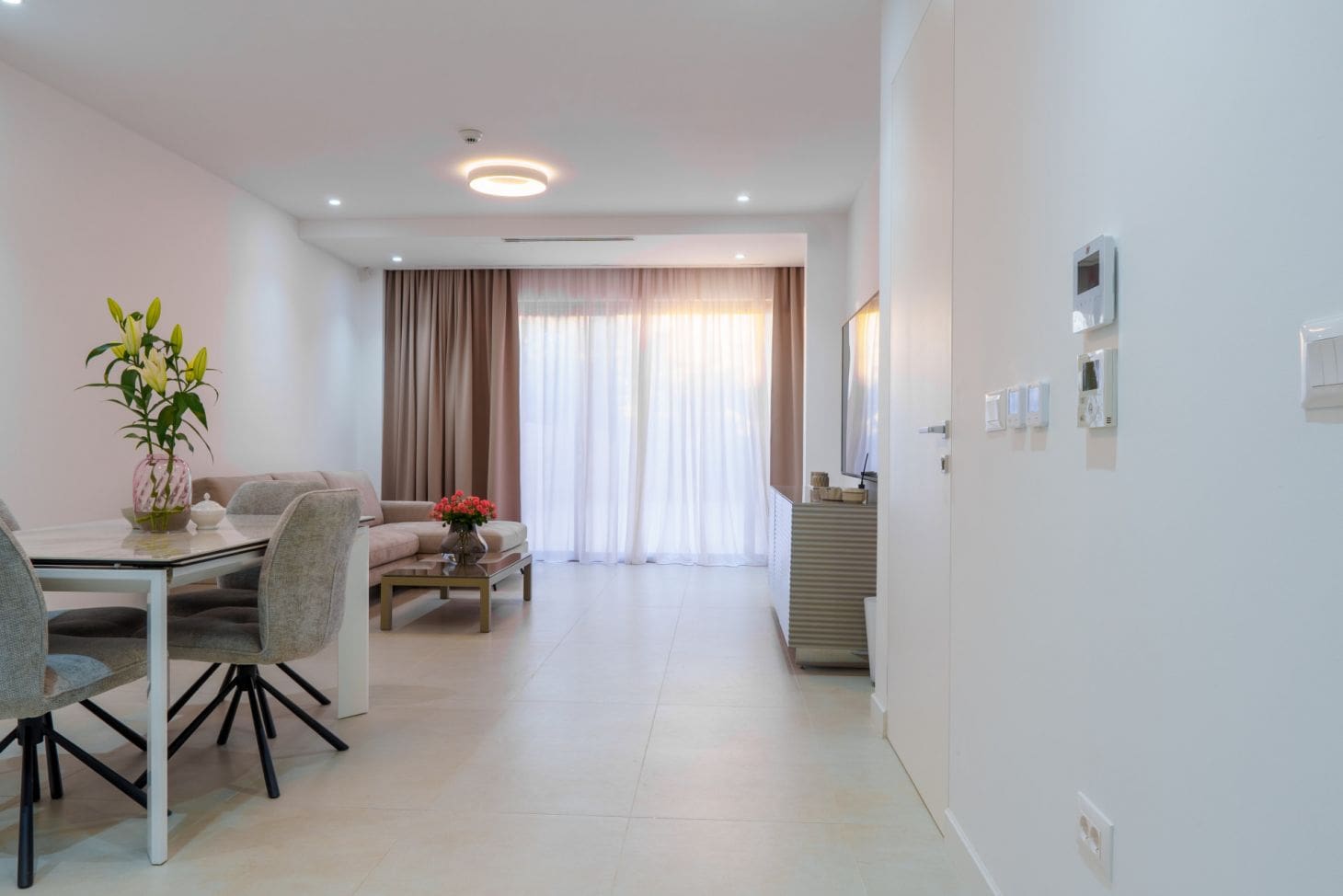Huvila · Tivat