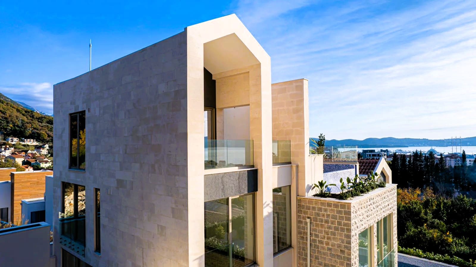 Lastva-Park-Reihenhäuser-Tivat-20 Lastva Park Townhouses Tivat: Premium 240-350m² Häuser mit privaten Pools — Montenegro