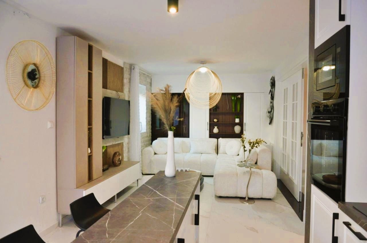 Prčanj-sahil-dairesi-Kotor (22) Prčanj Sahil Dairesi 110m² | Kotor Körfezi — Karadağ