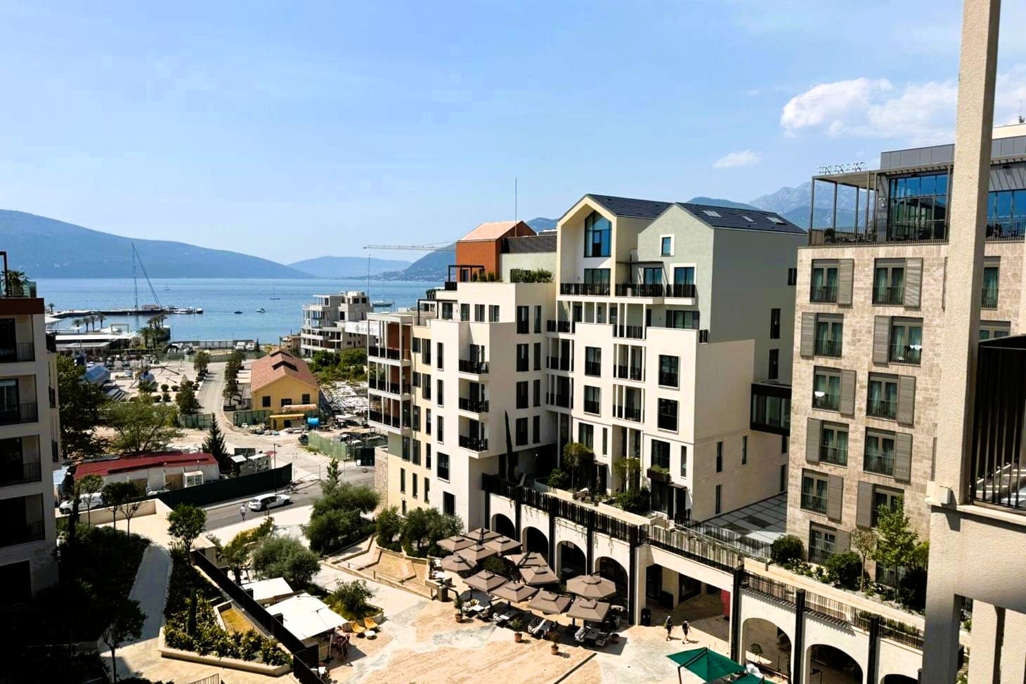 Huoneisto · Tivat