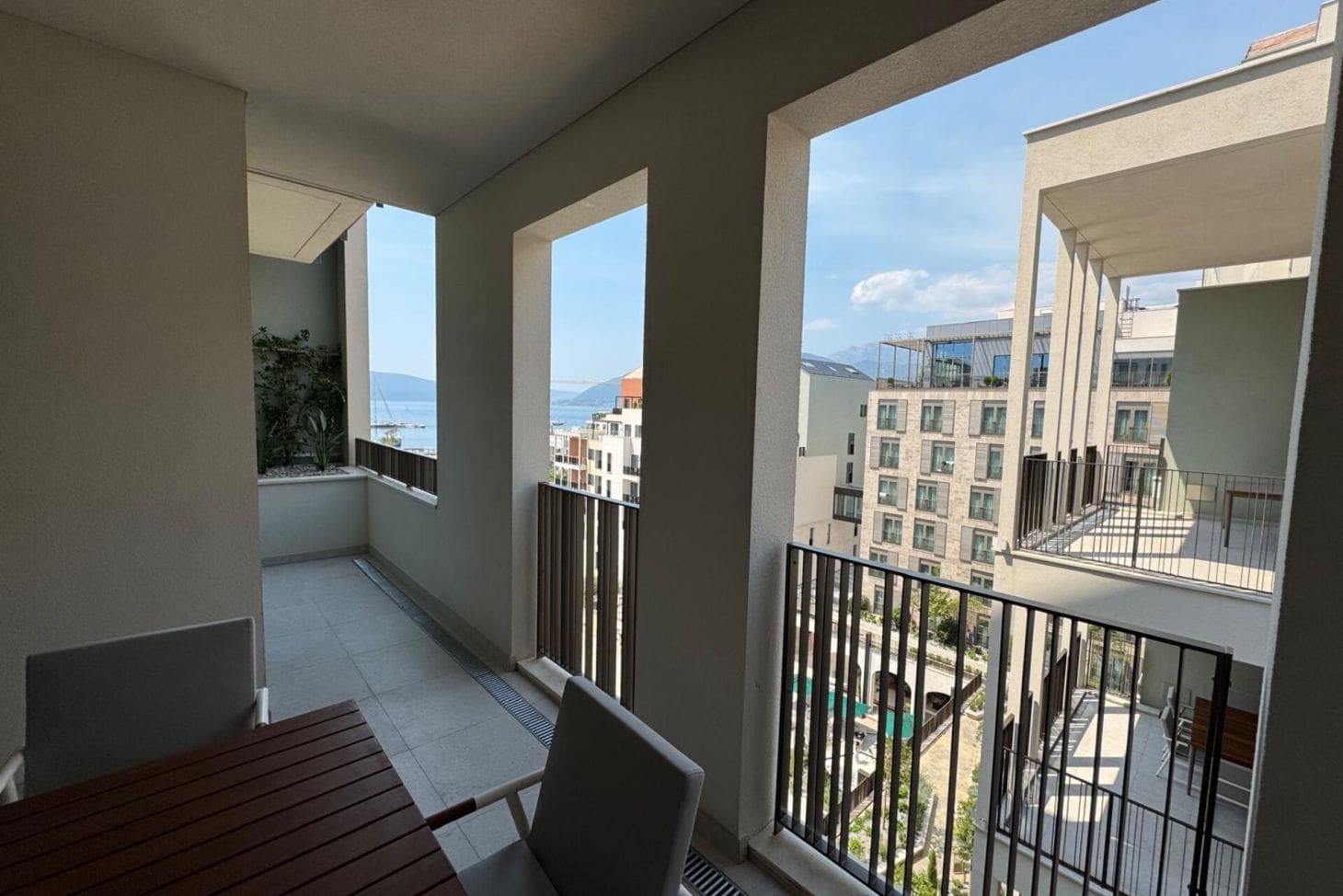 Huoneisto · Tivat