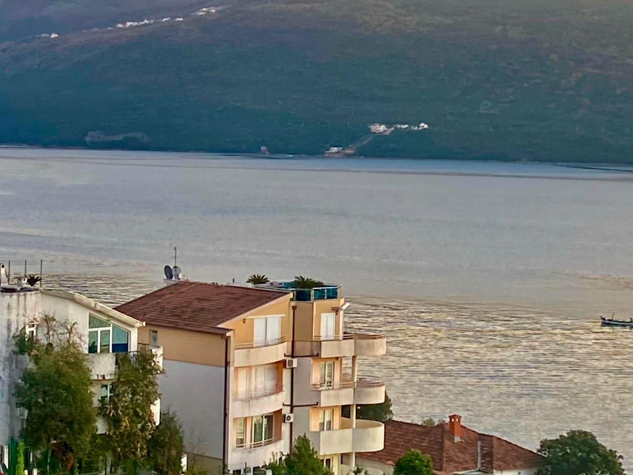 Huoneisto · Herceg Novi