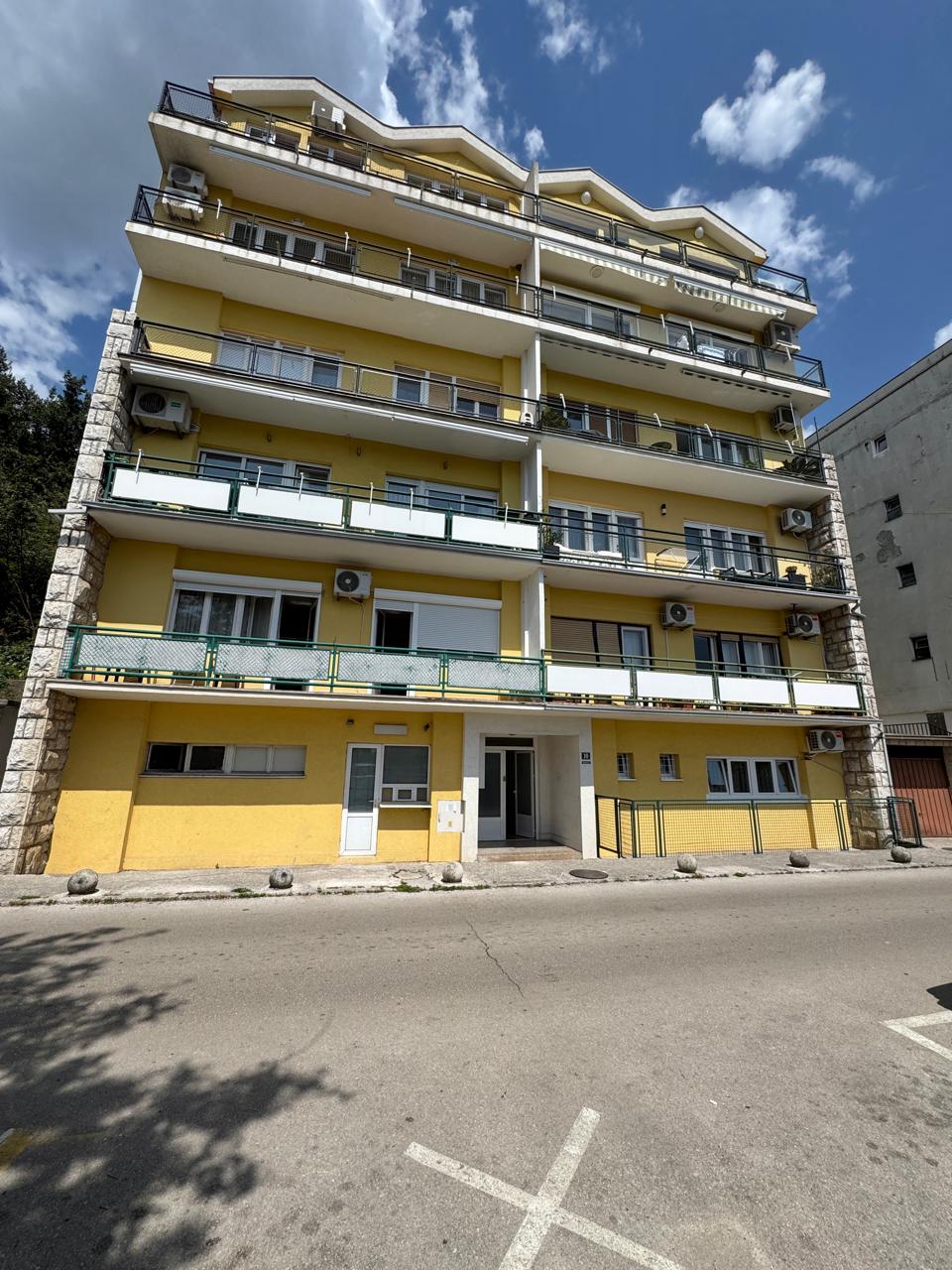 Huoneisto · Herceg Novi