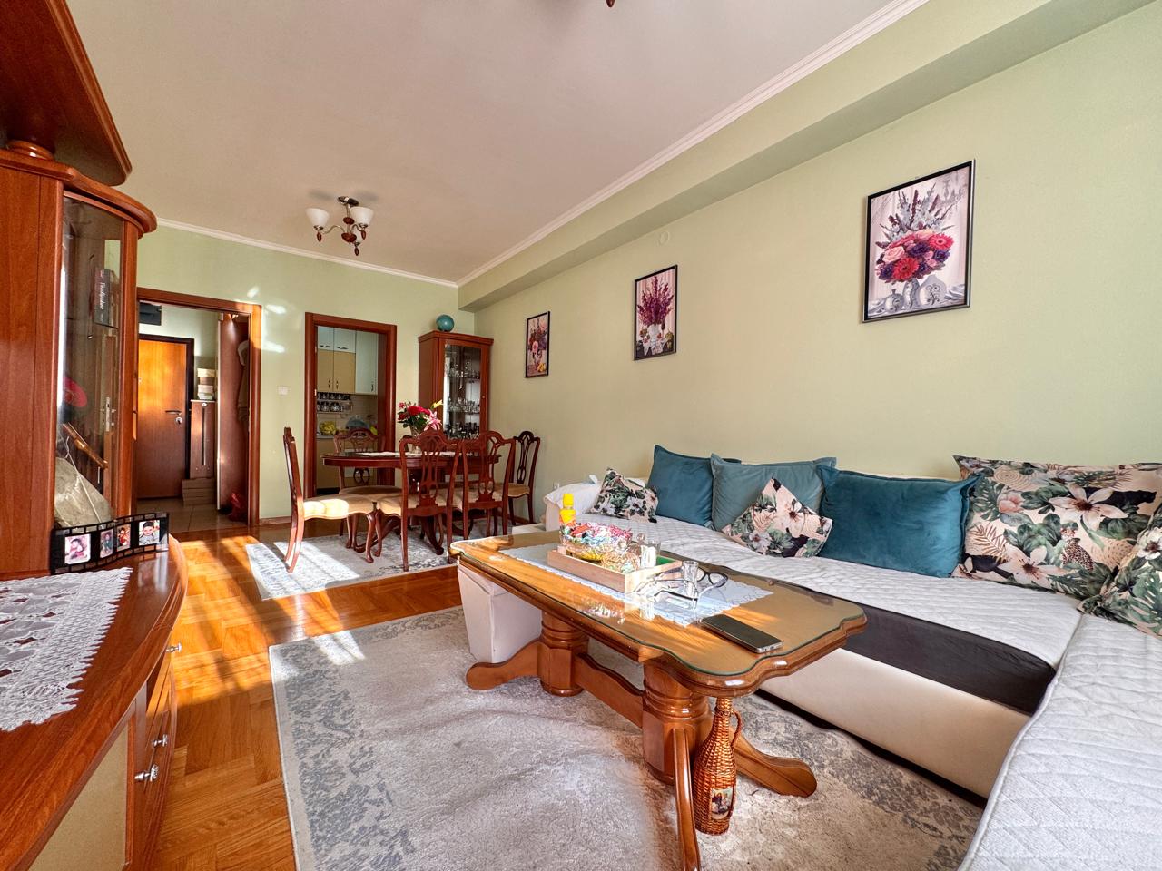 1-Zimmer-Wohnung-zum-Verkauf-in-Budva- (1) 1-Zimmer-Wohnung in Budva zu verkaufen