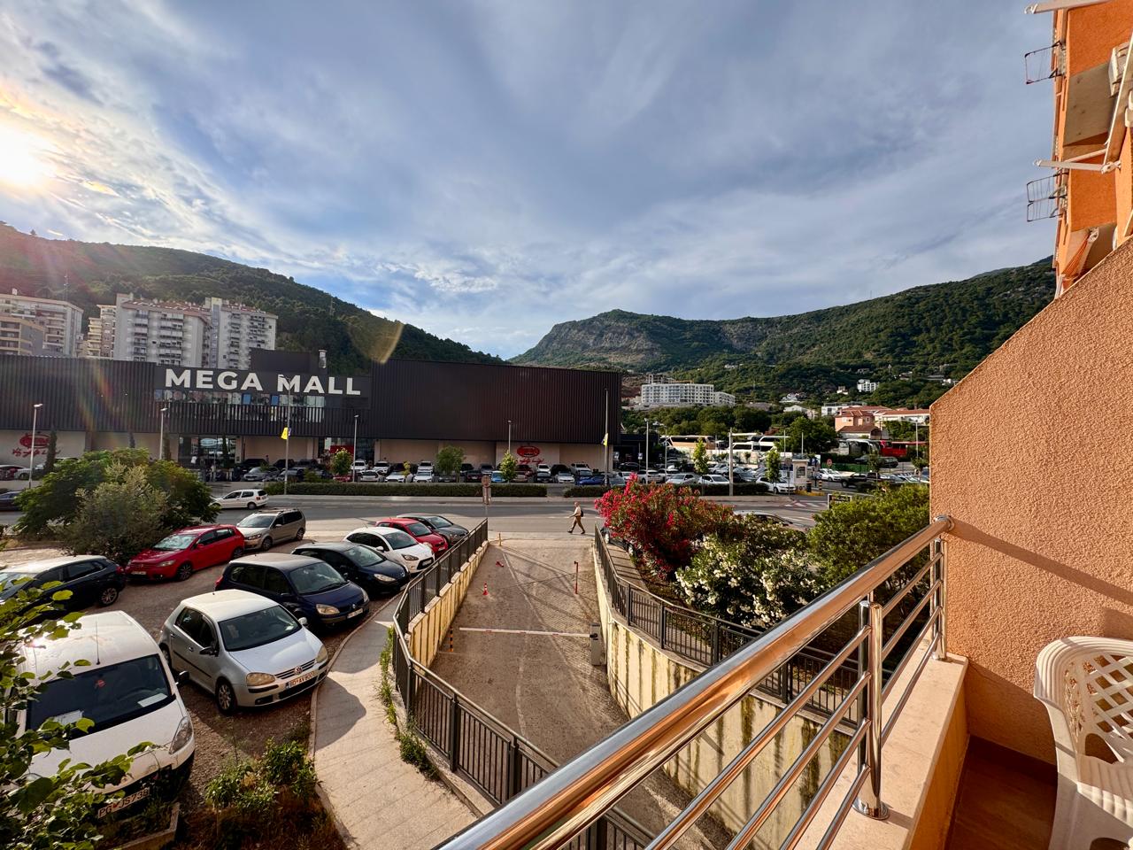 1-Zimmer-Wohnung in Budva zu verkaufen (17) 1-Zimmer-Wohnung in Budva zu verkaufen — 61 m², in der Nähe der Mega Mall