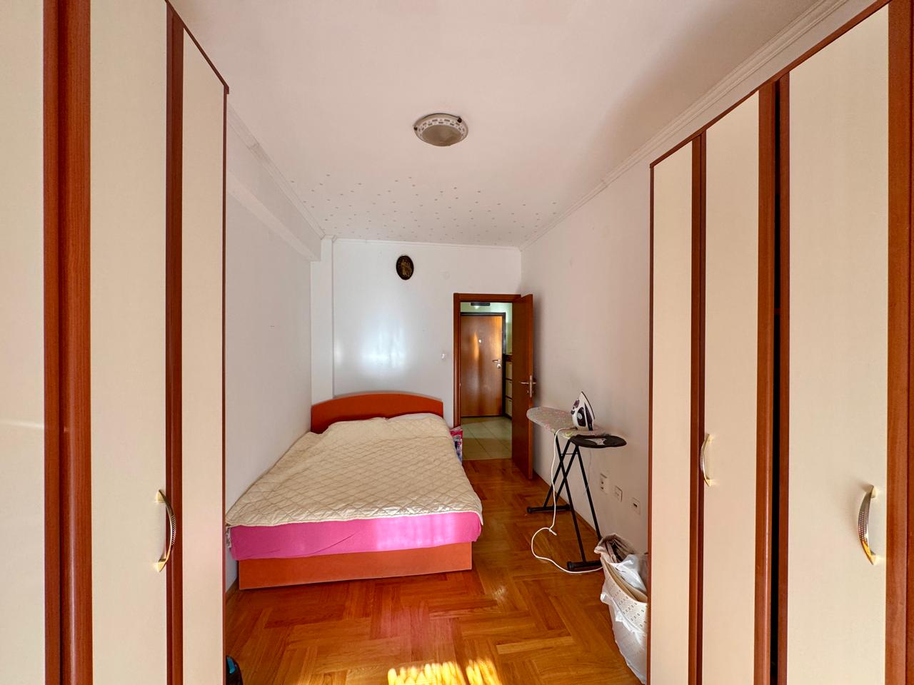 1-Zimmer-Wohnung in Budva zu verkaufen (23) 1-Zimmer-Wohnung in Budva zu verkaufen — 61 m², in der Nähe der Mega Mall