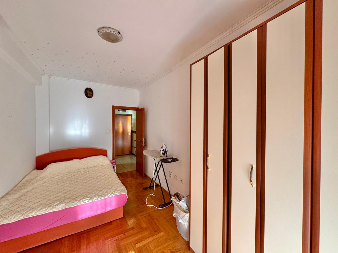 1-Zimmer-Wohnung in Budva zu verkaufen (24) 1-Zimmer-Wohnung in Budva zu verkaufen — 61 m², in der Nähe der Mega Mall