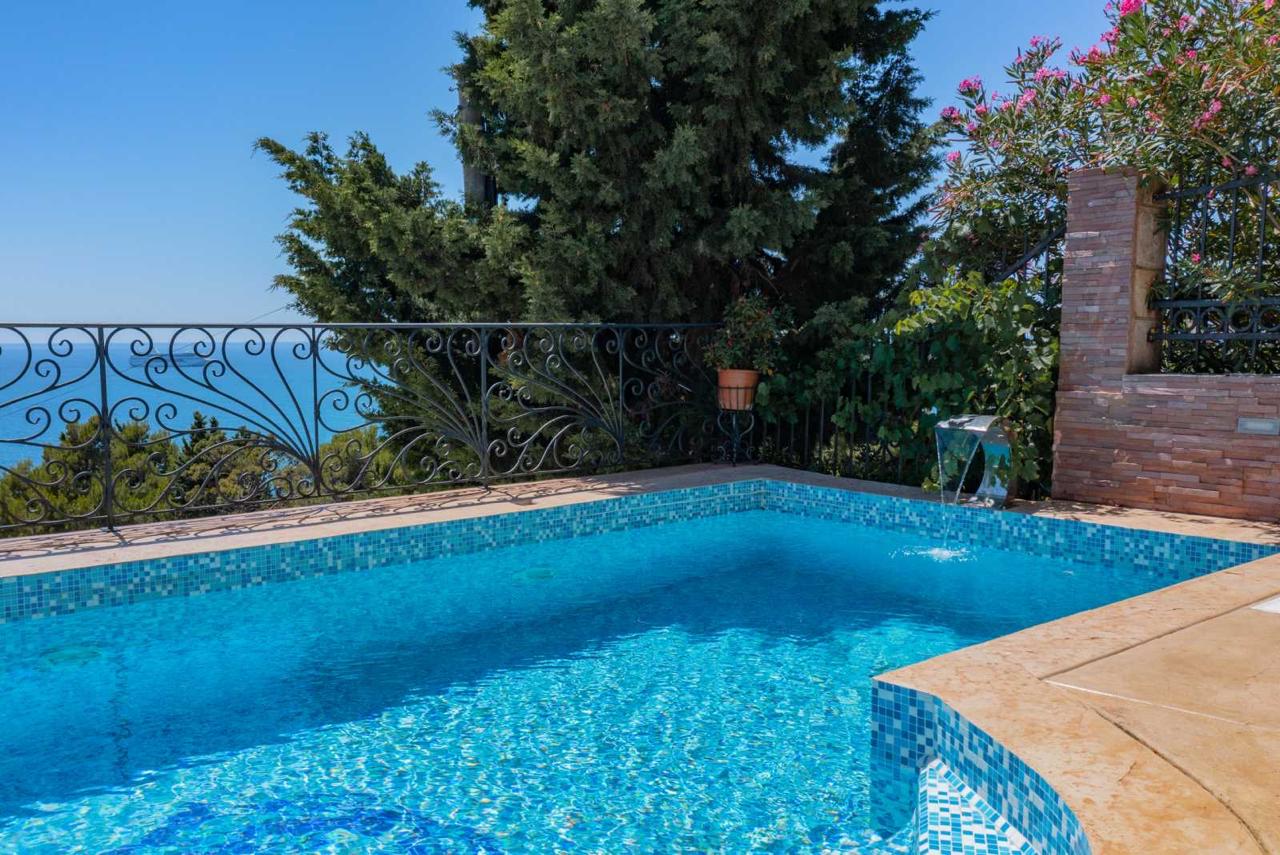 luxury-villa-for-sale-in-Sušanj-Bar- (2) Sušanj, Bar'da Satılık Lüks Villa – 252 m²