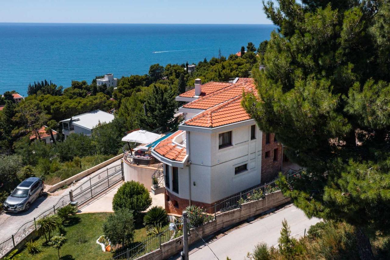 Sušanj-Bar'da satılık lüks villa (4) Sušanj, Bar'da Satılık Lüks Villa – 252 m²