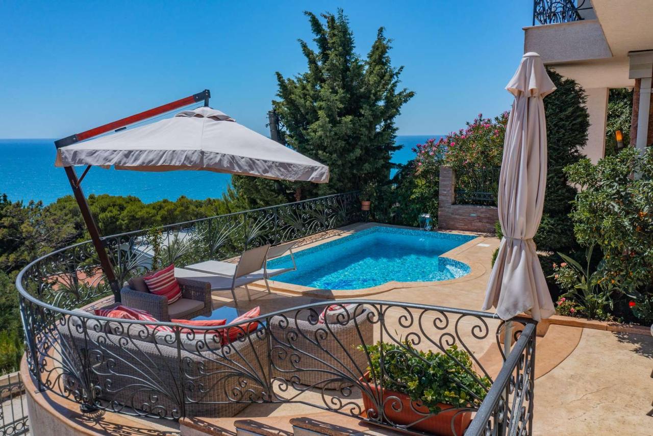 luxury-villa-for-sale-in-Sušanj-Bar- (5) Sušanj, Bar'da Satılık Lüks Villa – 252 m²