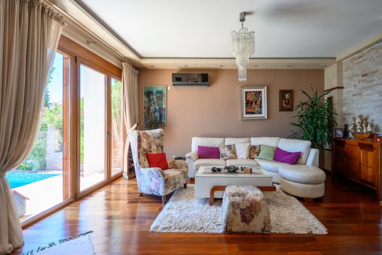 luxury-villa-for-sale-in-Sušanj-Bar- (6) Sušanj, Bar'da Satılık Lüks Villa – 252 m²