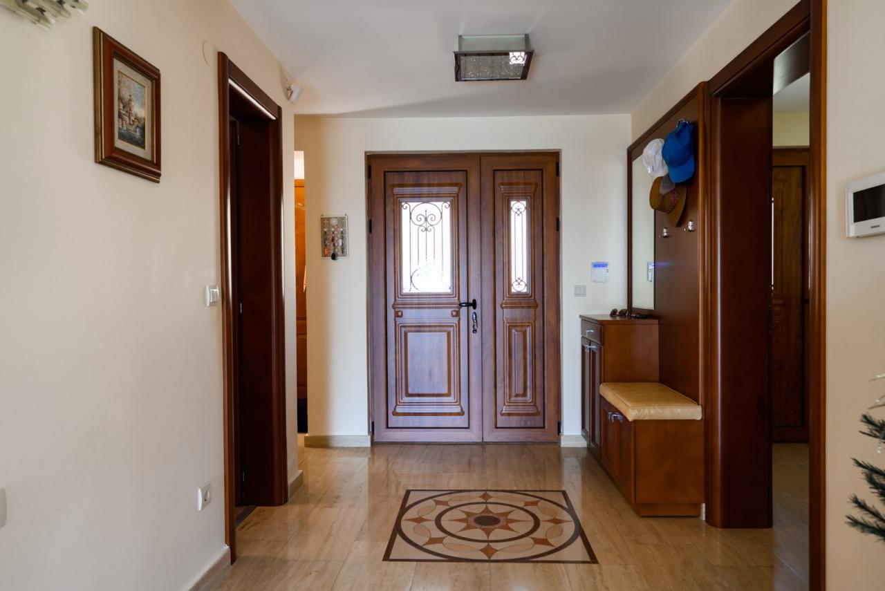 luxury-villa-for-sale-in-Sušanj-Bar- (9) Sušanj, Bar'da Satılık Lüks Villa – 252 m²