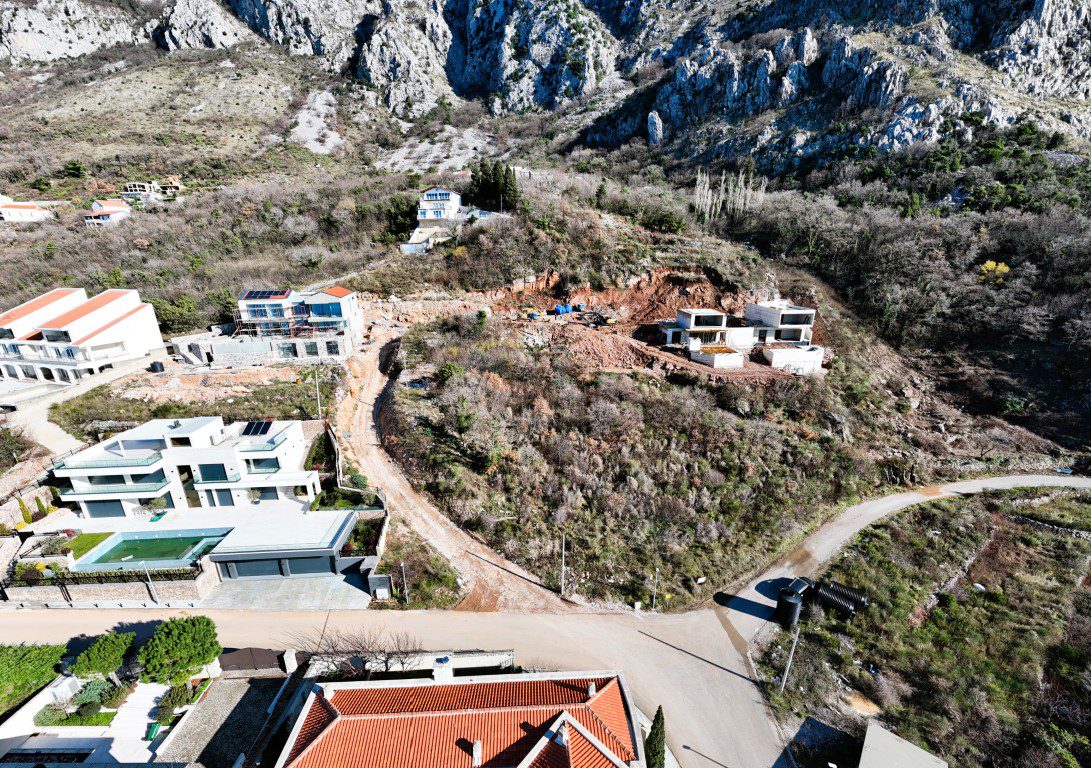 Standard Bauland zu verkaufen nahe Budva — 1.262 m² in Tudorovići