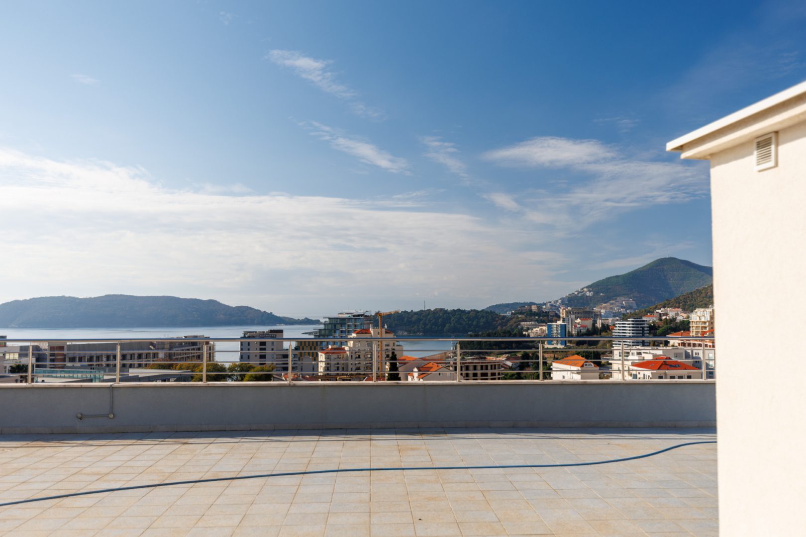 luksusowy-penthouse-na-sprzedaż-w-Bečići-Budva- (30) Luksusowy penthouse na sprzedaż w Bečići, Budva