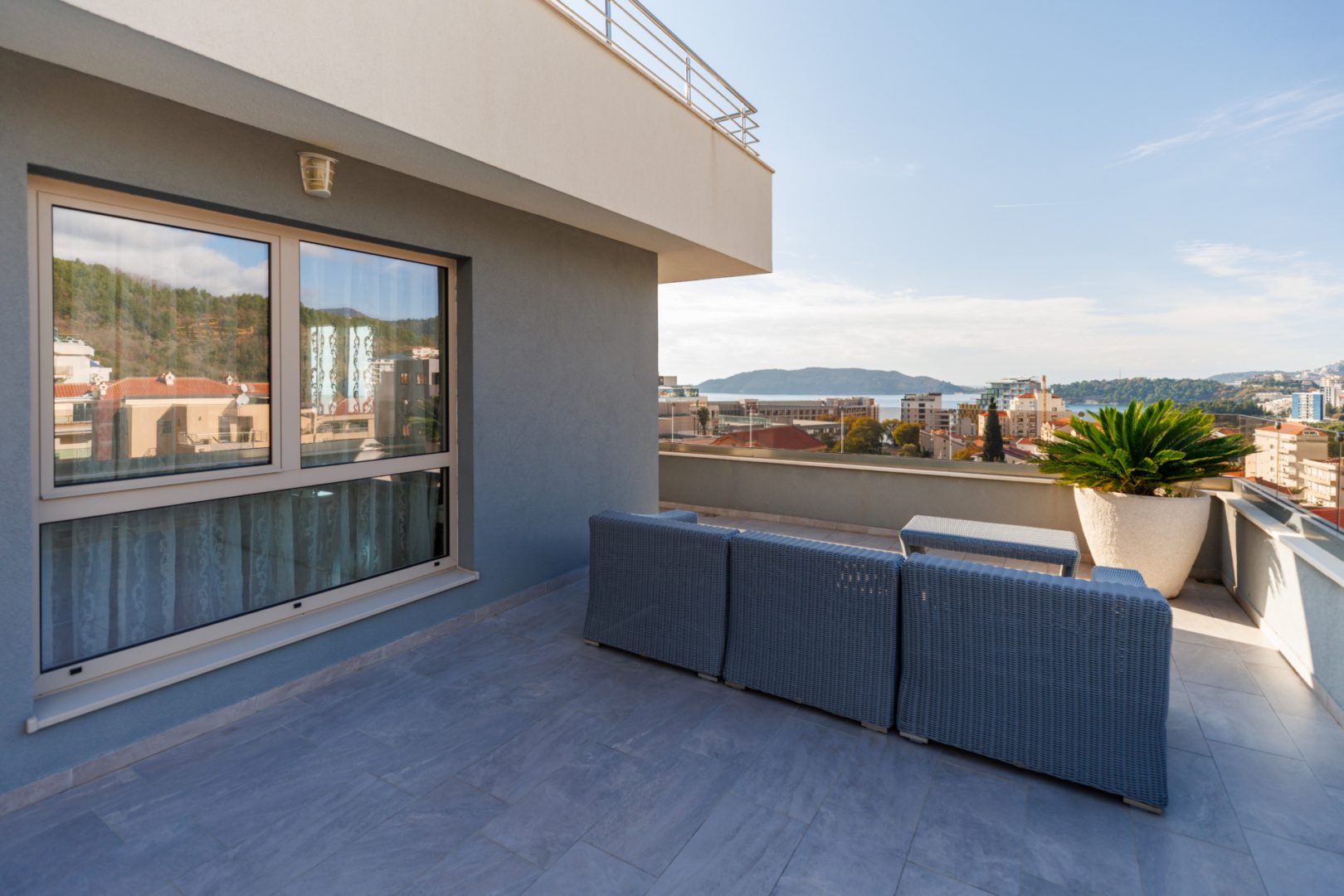 luksusowy-penthouse-na-sprzedaż-w-Bečići-Budva- (41) Luksusowy penthouse na sprzedaż w Bečići, Budva