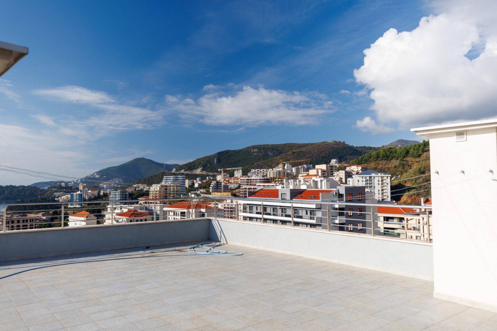 luksusowy-penthouse-na-sprzedaż-w-Bečići-Budva- (45) Luksusowy penthouse na sprzedaż w Bečići, Budva