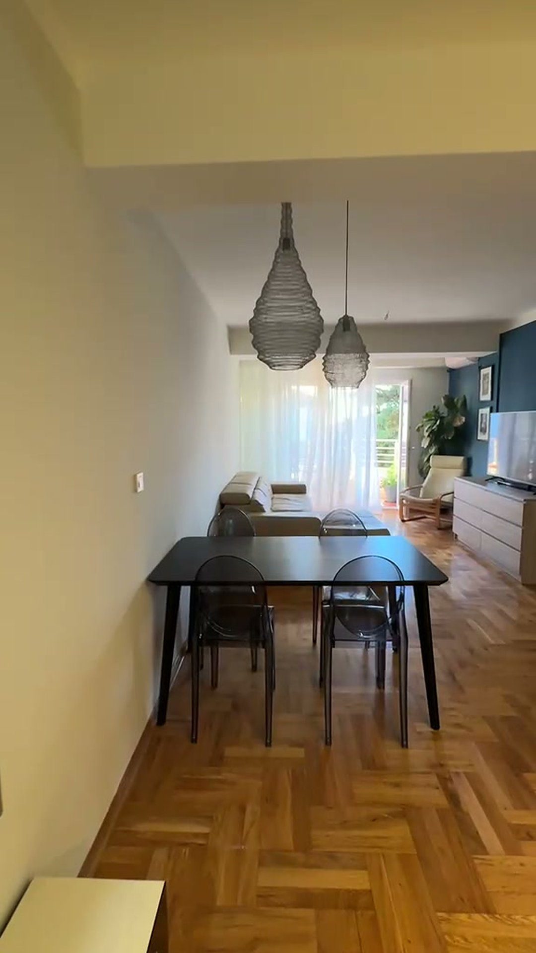 01-2-bedroom-apartment-lazi-budva-living-dining Продається двокімнатна квартира в Лазах, Будва — 66 m² з балконом